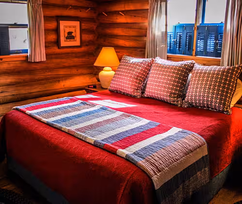 Log-Cabin Lodging